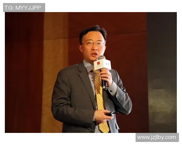 瓦杜兹与年轻人对决前瞻分析及双方实力对比探讨